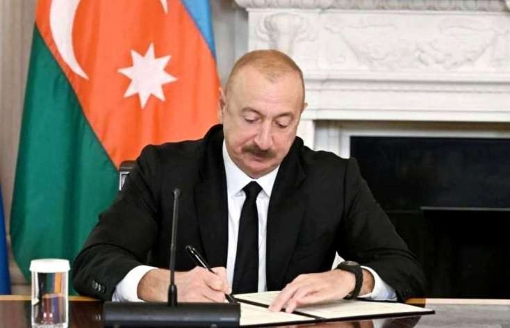 İlham Əliyev şəhid hərbçiləri təltif etdi