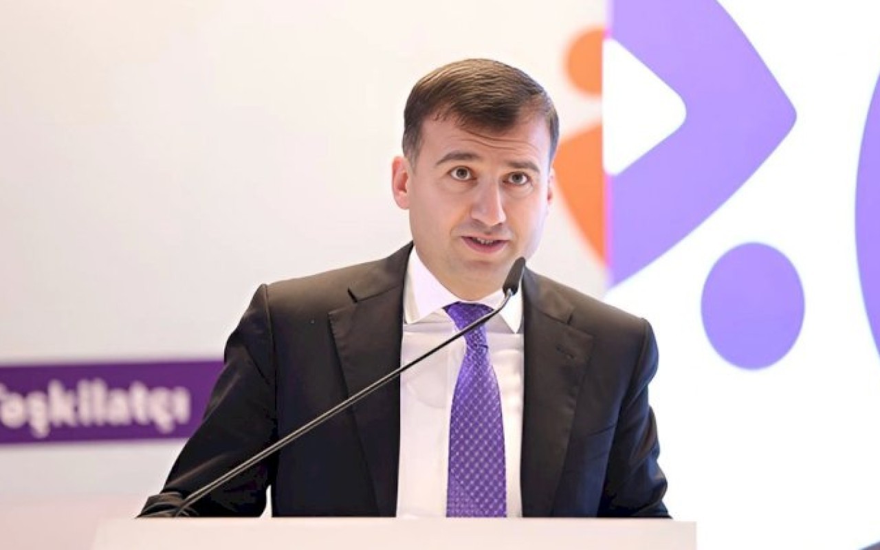 Azər Mursaqulov idarə rəisini işdən çıxardı