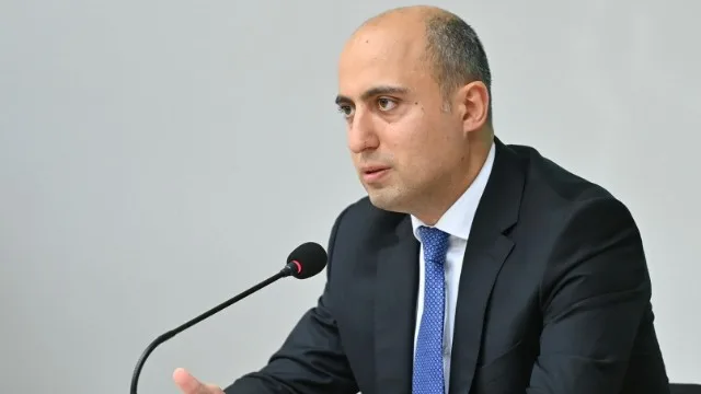 91 mindən çox müəllimin əməkhaqqına əlavələr edilib - Emin Əmrullayev