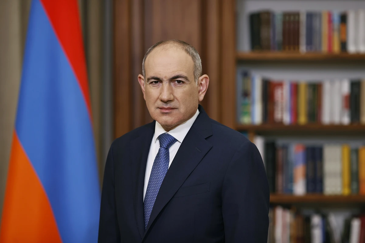 Paşinyan məzuniyyətə çıxır
