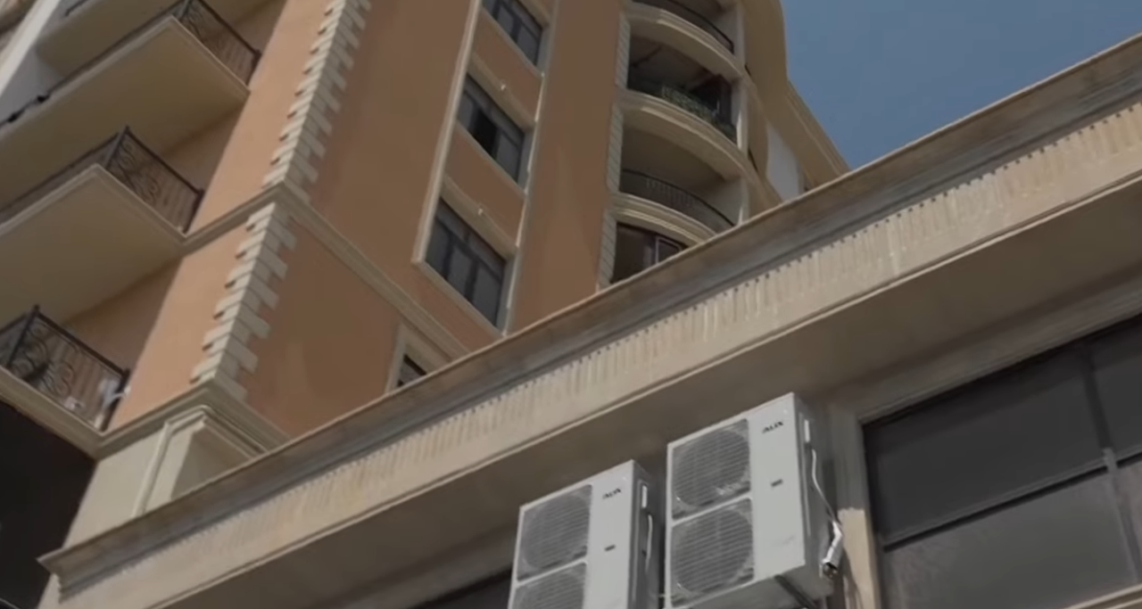 Binanın altında görün nə açılır: \"PSİXOLOGİYAMIZ POZULACAQ\"