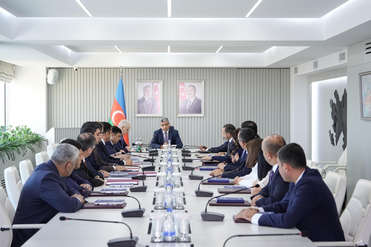 Təltif edilmiş əməkdaşlara vəsiqələr və medallar təqdim olunub