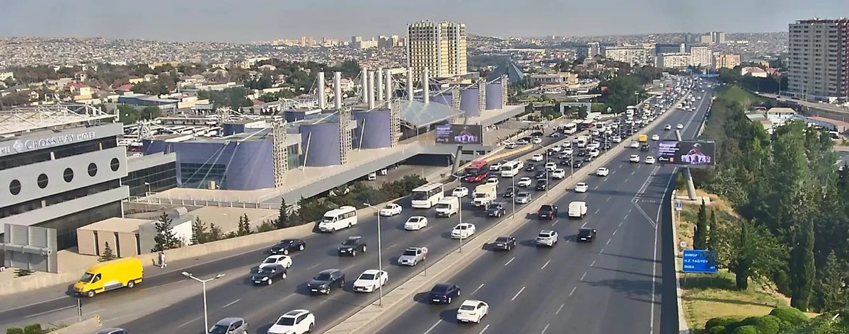 Paytaxtın bəzi küçələrində sıxlıq müşahidə olunur
