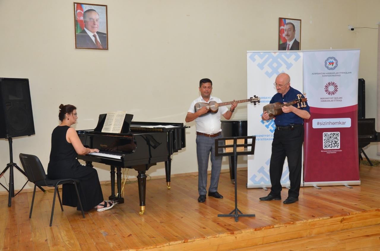 İnkişafyönümlü təlimlər  davam edir
