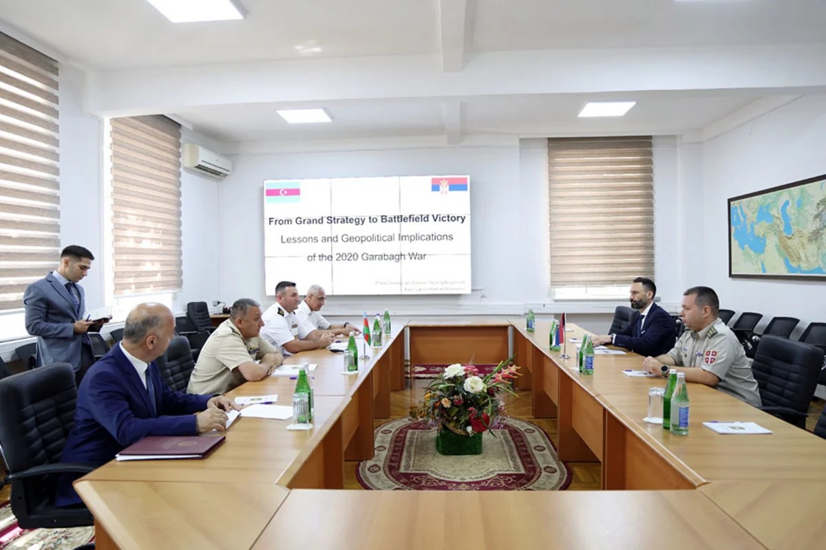 Serbiya Müdafiə Nazirliyinin nümayəndə heyəti Azərbaycandadır - FOTO