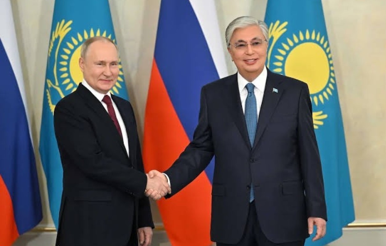 Putin Tokayevlə görüşdü 