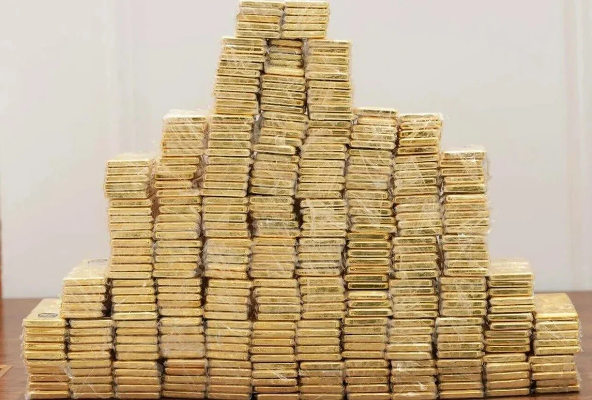 İraqda 400 kq qızıl və 175 milyon dollar müsadirə edilib