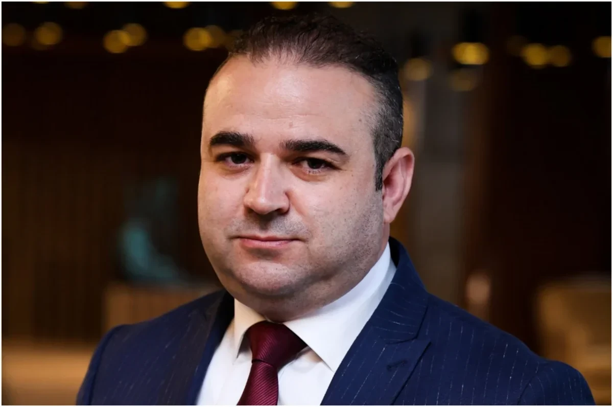 İşdən çıxan direktor KİM İDİ?