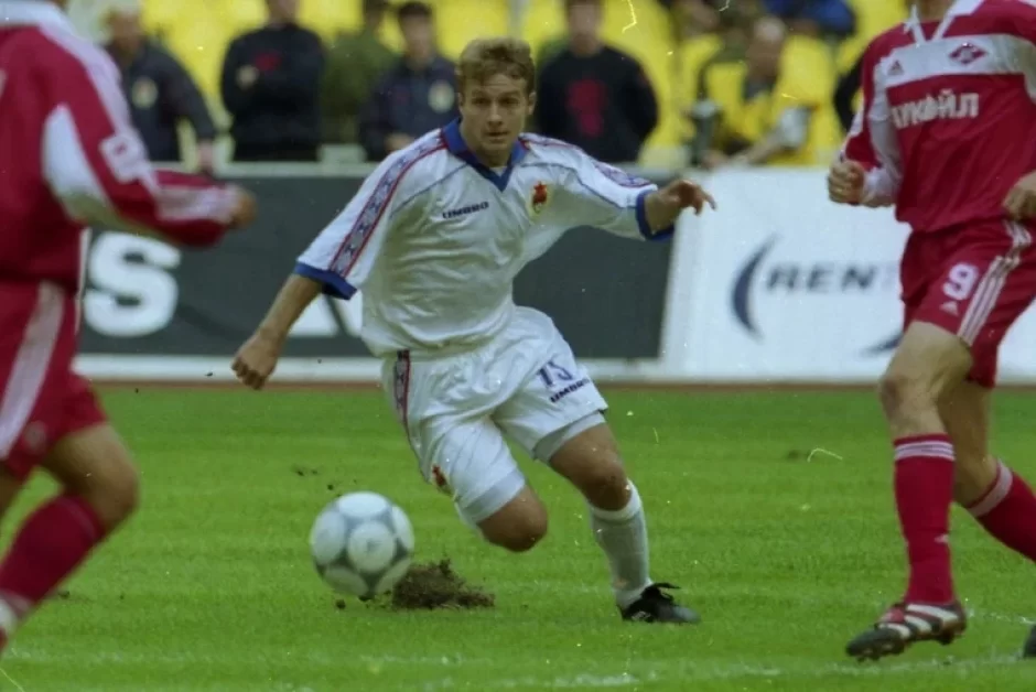 Məşhur futbolçu VƏFAT ETDİ