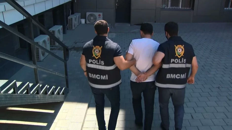 Şantajda ittiham olunan sayt rəhbəri həbs edildi 