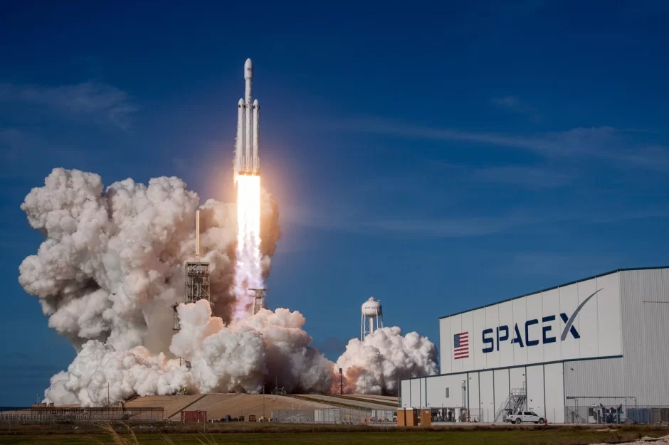 \"SpaceX\" ilkə imza atdı 