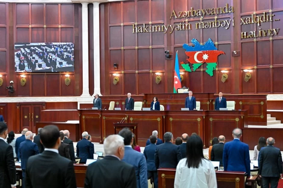 Deputatların köməkçiləri görün nə qədər maaş alacaqlar 