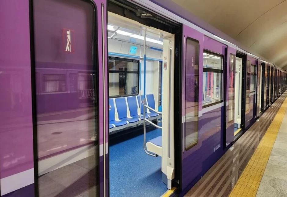 Bakı metrosunda problem - Sərnişinlər düşürüldü