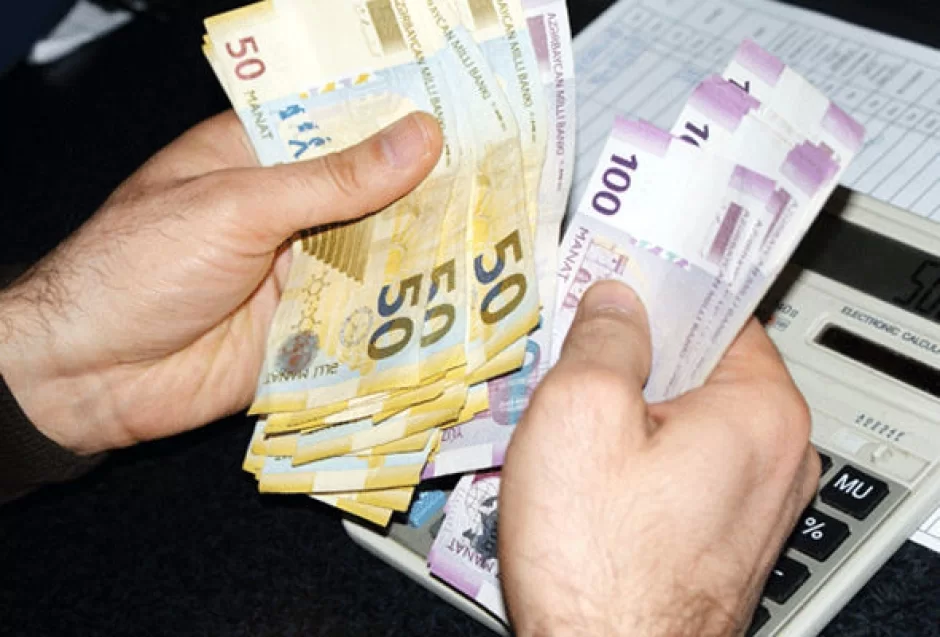 Bu şəxslərin maaşlarının məbləğlərində dəyişiklik edildi