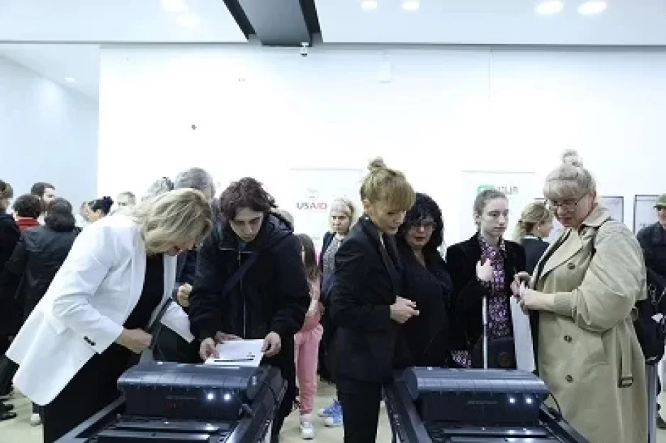 Gürcüstanda parlament seçkiləri başlayıb 