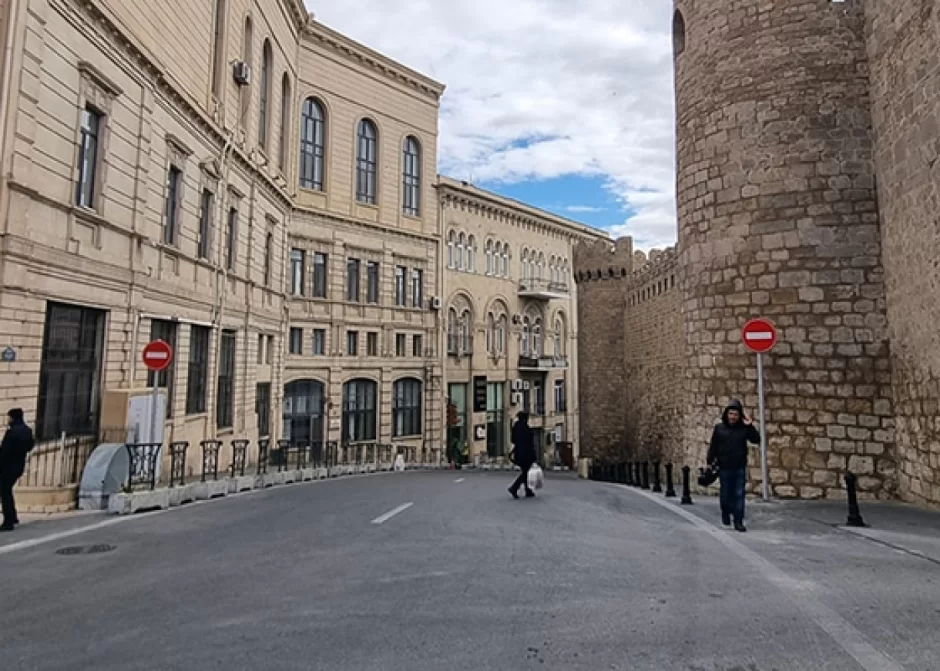Bu küçəyə giriş məhdudlaşdırıldı
