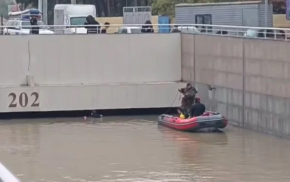 \"Sabunçu tuneli\"ni inşa edən şirkətdən daha bir açıqlama: \"Ona qalsa, \"Bağırov\" körpüsünə də su dolub...\"