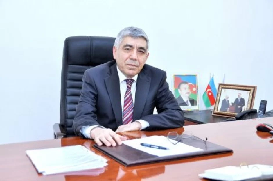 Rektor vəzifədən azad edildi - Yerinə xanım gətirildi