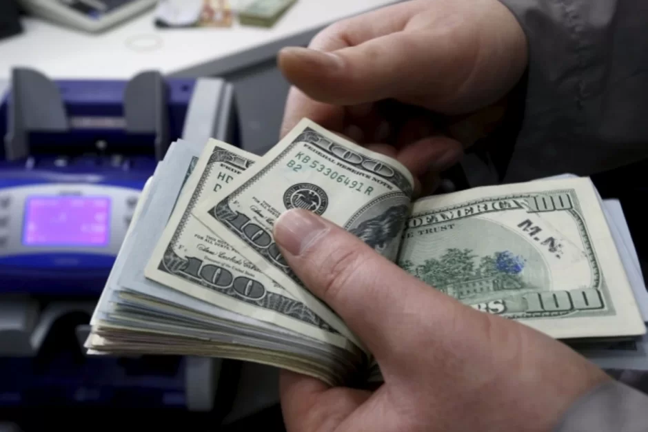 Dollar bahalaşdı: Manatın aqibəti necə olacaq?