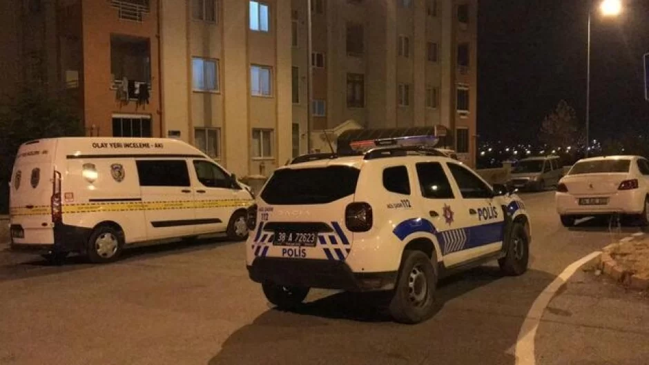 DƏHŞƏT: 17 yaşlı sevgilisini güllələdi