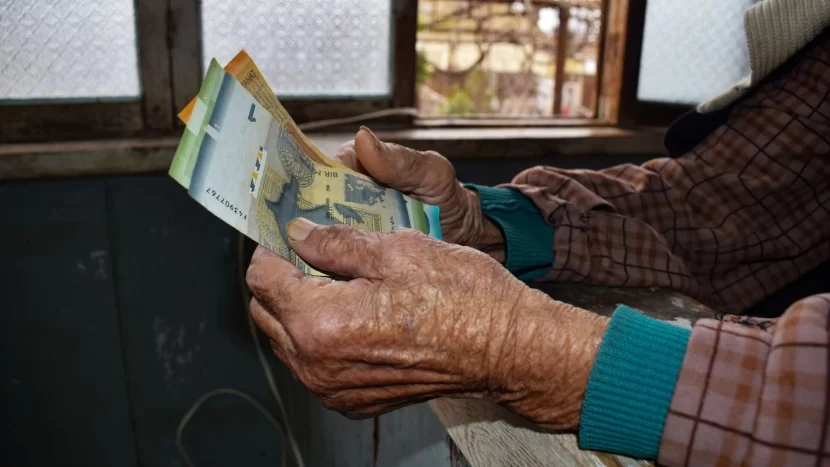 Azərbaycanda 1.1 milyon nəfərin pensiyası ARTACAQ