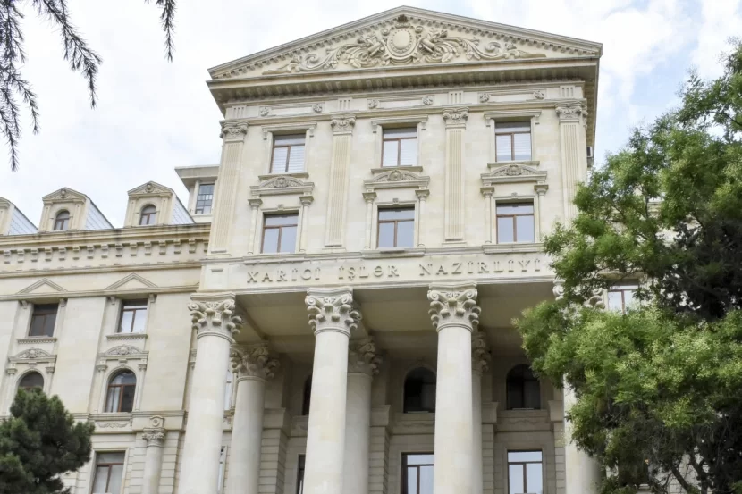 XİN Taylandın Milli Gününü təbrik etdi