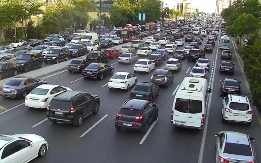 Bu yollarda sıxlıq var - SİYAHI