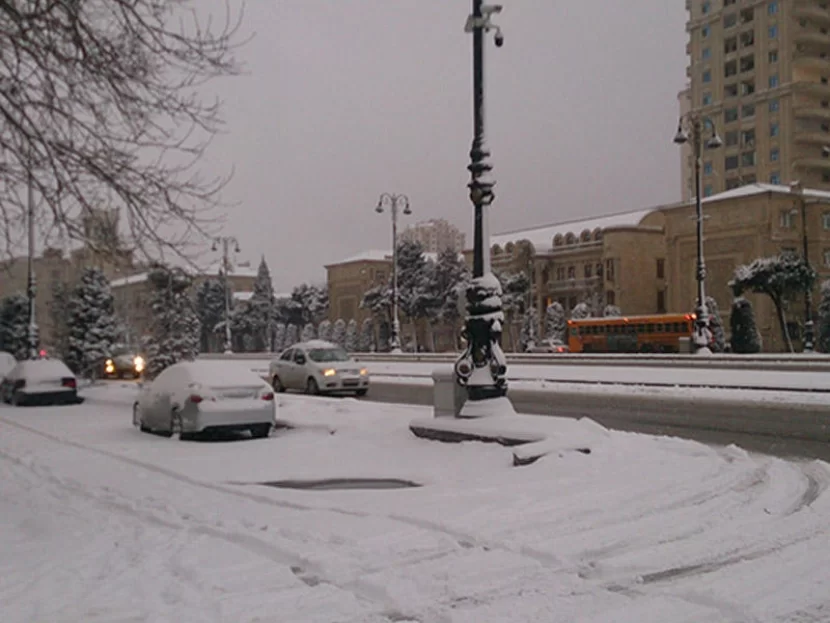 Qar yağıb, 9 dərəcə şaxta var - FAKTİKİ HAVA
