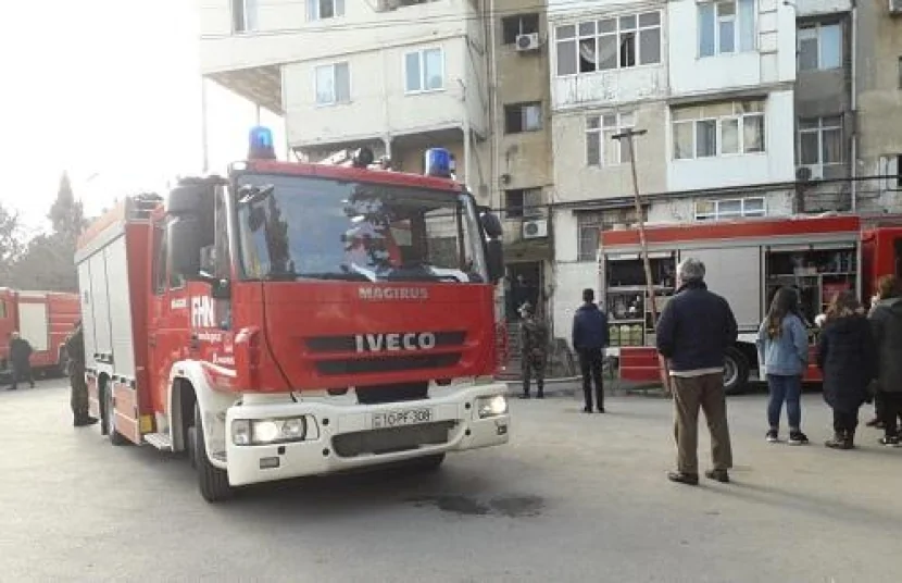 Nərimanovda binada yanğın: 3 nəfər təxliyə edildi