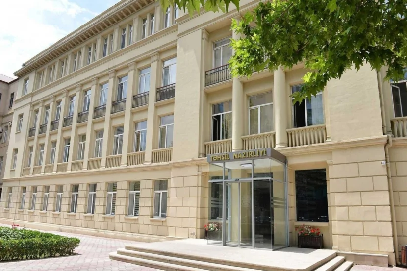 Səs yazısı yayılan direktor işdən çıxarıldı