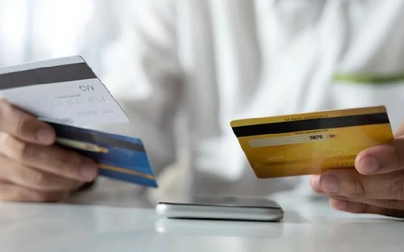 Bank kartlarından daha 12 min manat oğurlandı