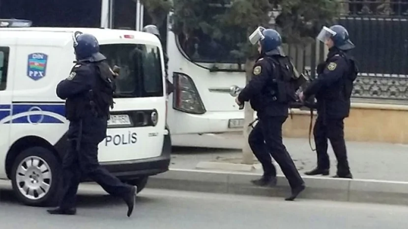 Polisdən əməliyyat: 35 nəfər saxlanıldı