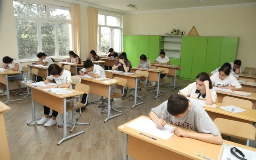 55 minə yaxın abituriyent imtahan verdi