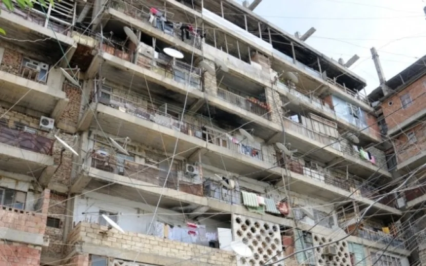 Yararsız vəziyyətə düşmüş evlərdə yaşayanların NƏZƏRİNƏ!