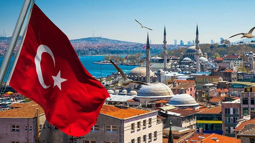 Türkiyədə güclü yanğın: Əhali təxliyə olundu
