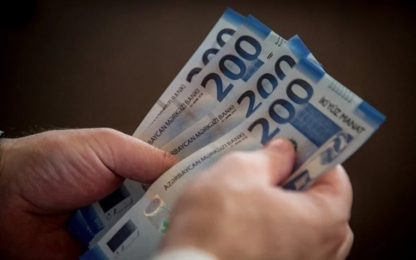 Orta aylıq əməkhaqqı 1400 manata yaxınlaşıb