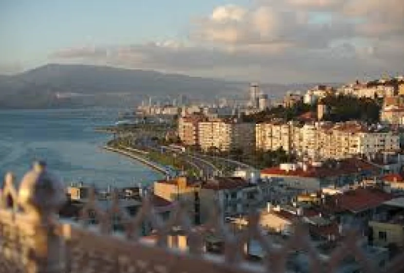 İzmir yanğının 3-cü günündə! Alovlar yaşayış məntəqələrinə sıçrayıb