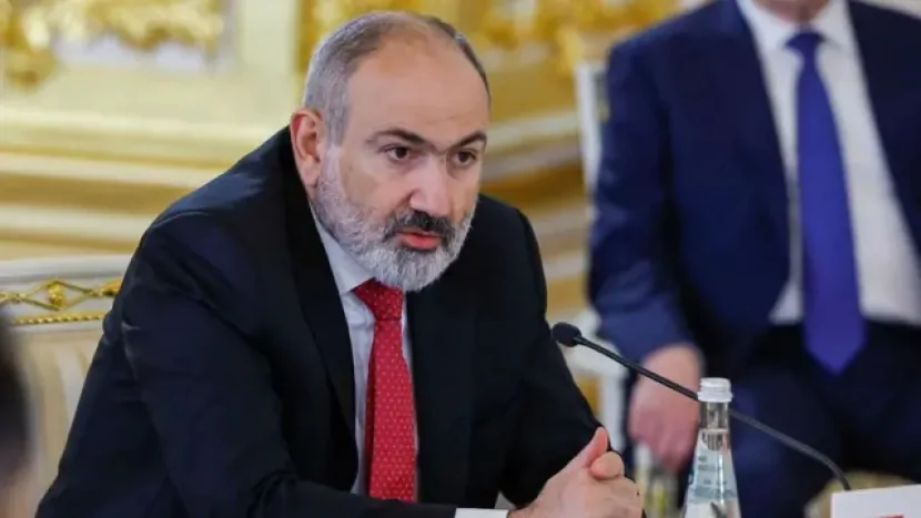 Paşinyan  sərhədimizdə böyük iclas keçirir