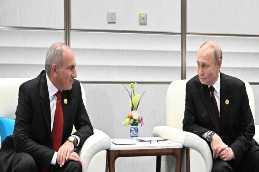Putinlə Paşinyanın görüşü BAŞA ÇATDI