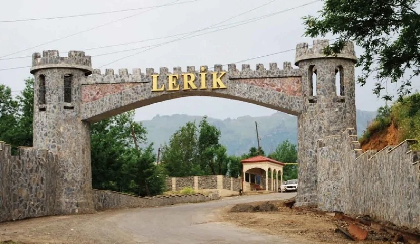 Lerikdə mikroavtobus YANDI