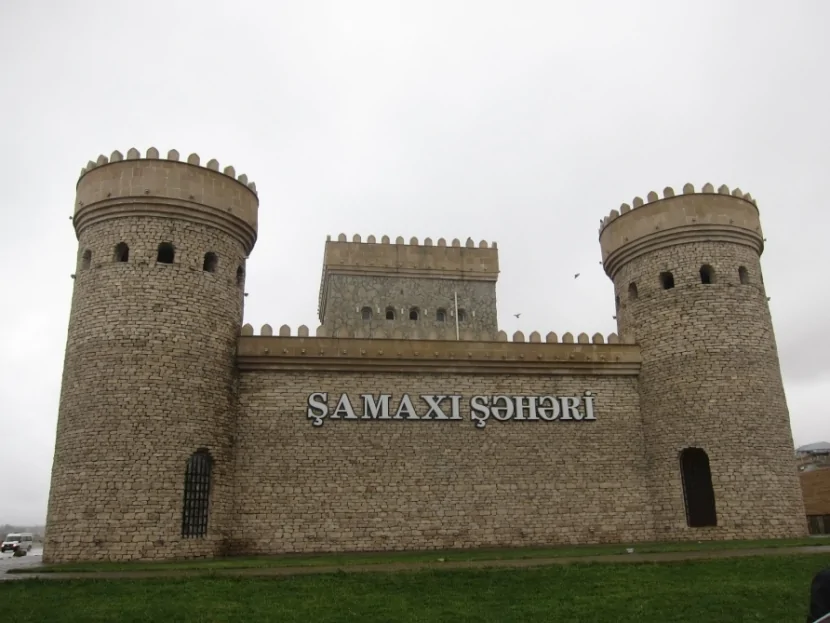 Şamaxıda  DƏHŞƏT: 17 yaşlı oğlan ANASINI ÖLDÜRDÜ