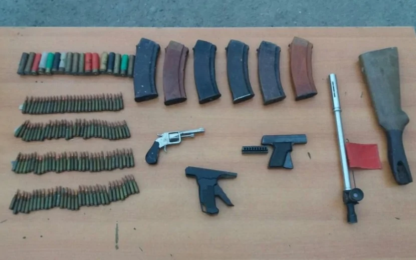 Polis xeyli sayda silah-sursat AŞKARLADI