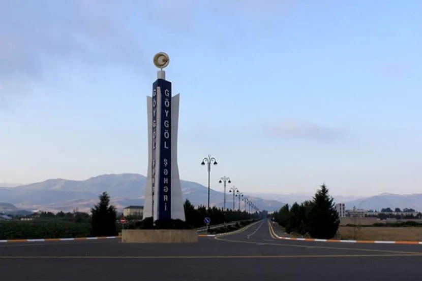 Göygöldə güclü qar səbəbindən hərəkət ÇƏTİNLƏŞDİ