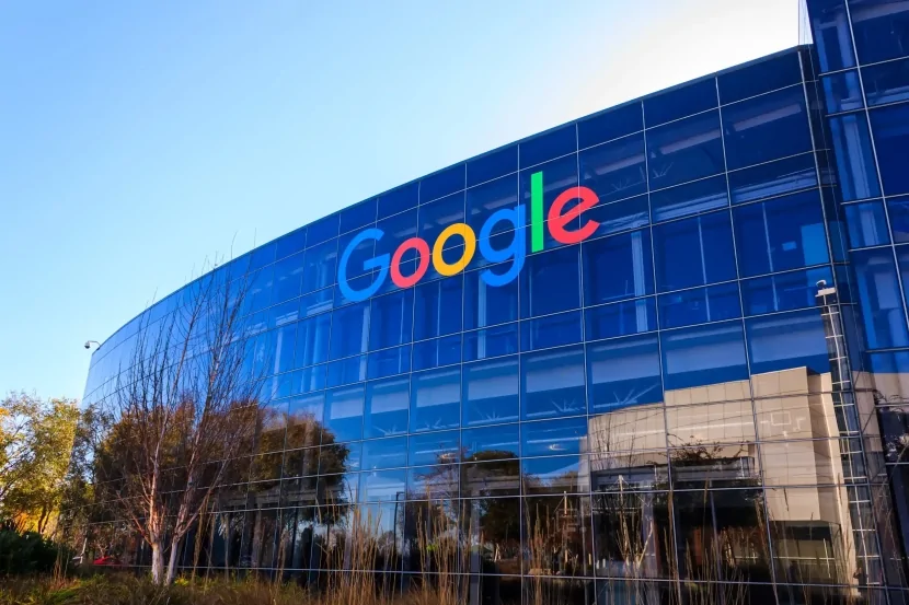 İran Google-da HƏDƏLƏDİ