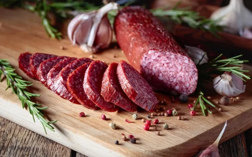 Azərbaycanda 2 ayda kolbasa istehsalı 18 %-ə yaxın artıb