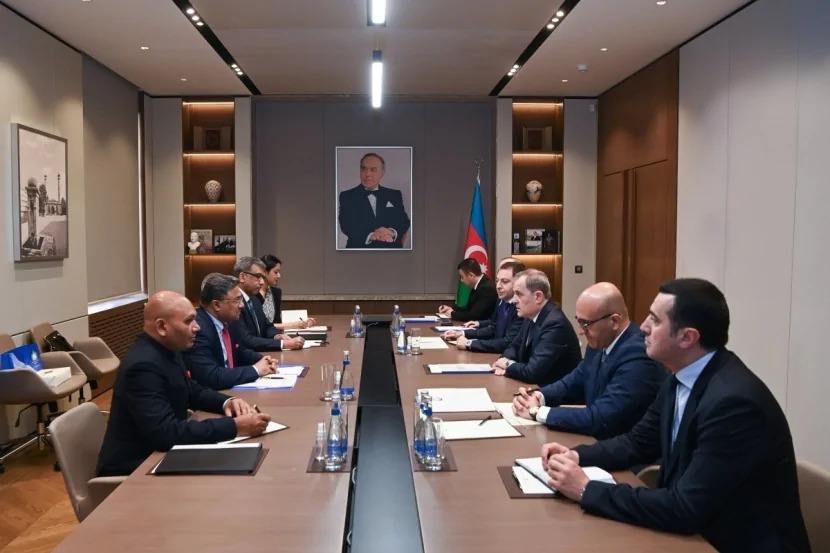 Ceyhun Bayramov Hindistan XİN nümayəndəsi ilə görüşdü