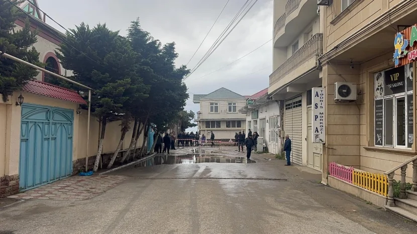 ADSEA sədri üzərində evlər tikilən kollektorun ÇÖKDÜYÜ ƏRAZİDƏ OLUB