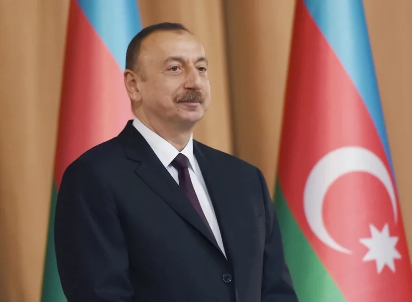 Aleksandar Vuçiç İlham Əliyevə zəng edib