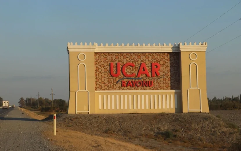 Ucarda çaqqal insanlara hücum etdi