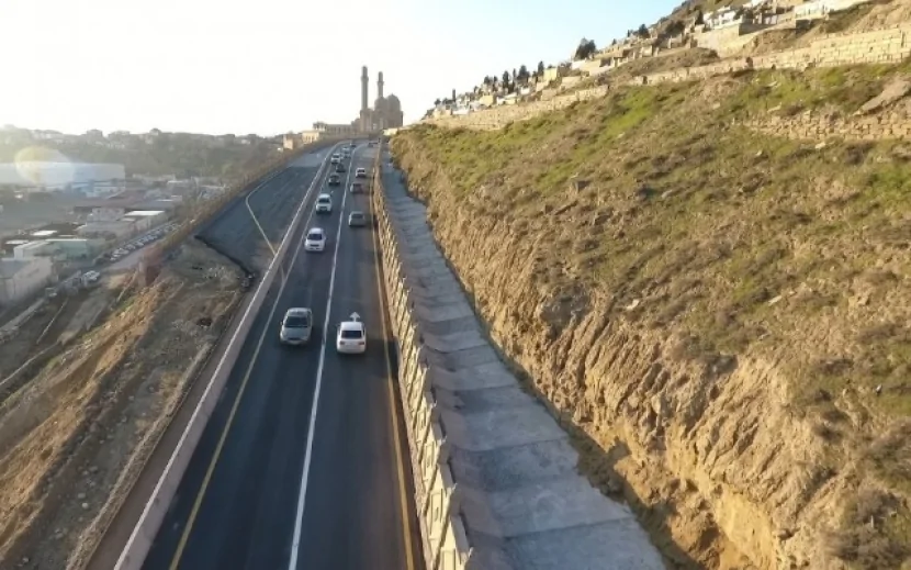 Bakının 4 rayonunda istinad divarları TİKİLƏCƏK-SƏRƏNCAM